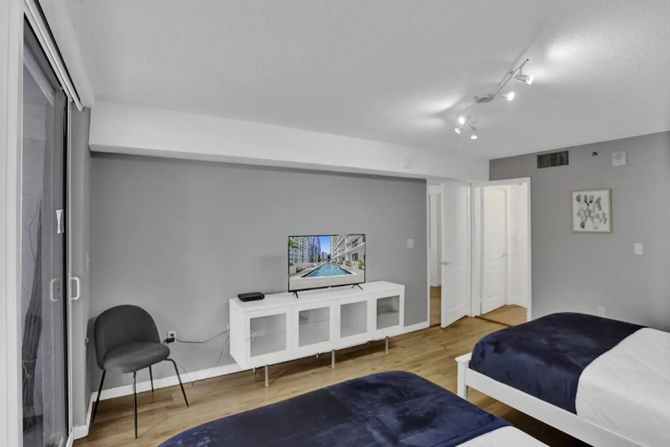 Superb Private unit Perfectly Located In Brickell 20