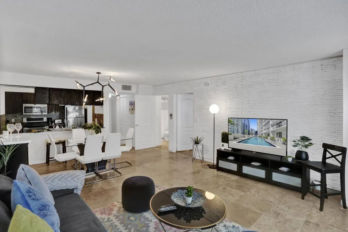 Superb Private unit Perfectly Located In Brickell 5