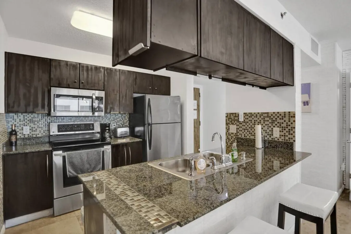 Superb Private unit Perfectly Located In Brickell 7