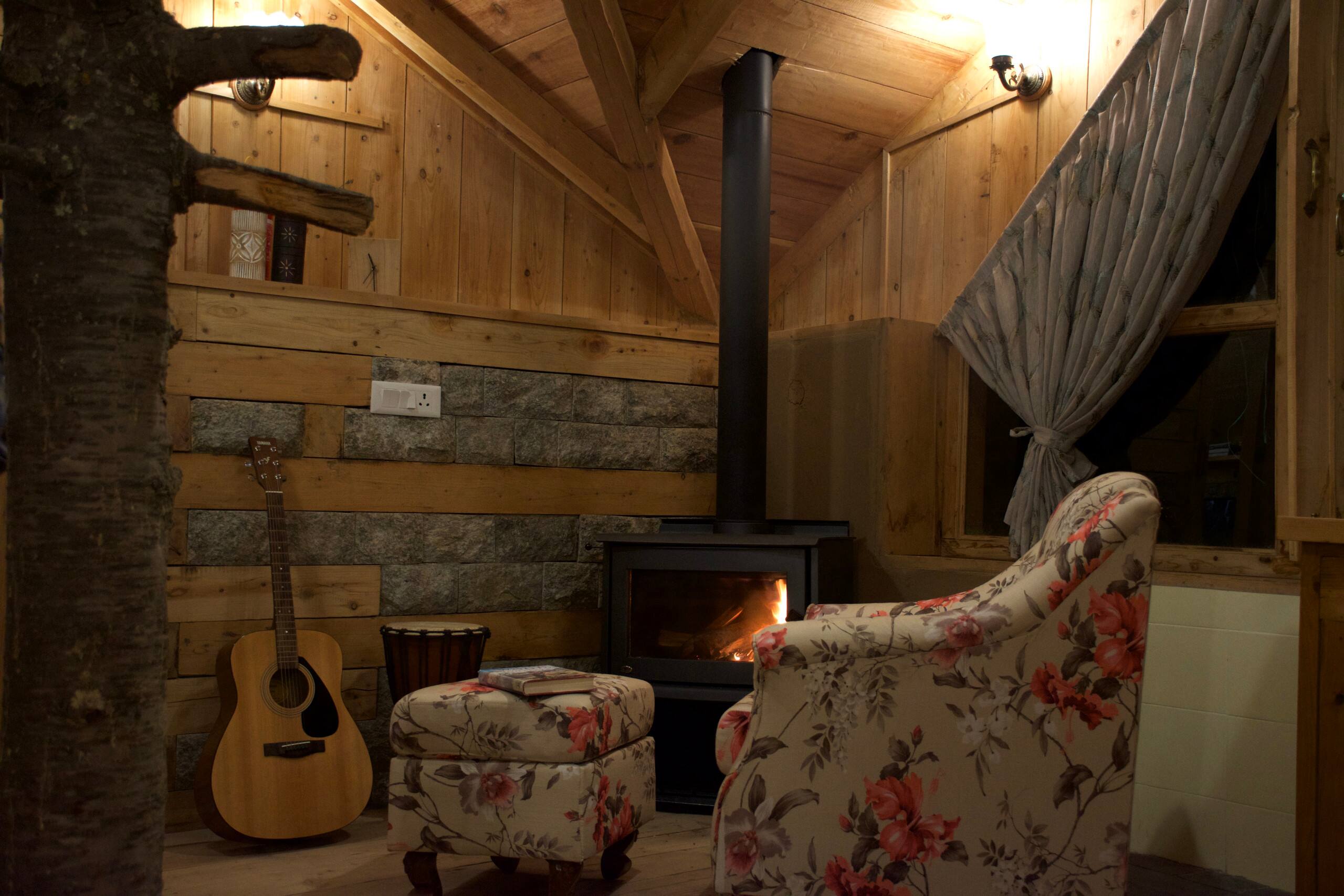 Wood House - Kudrat-A Boutique Homestay in Tirthan 11