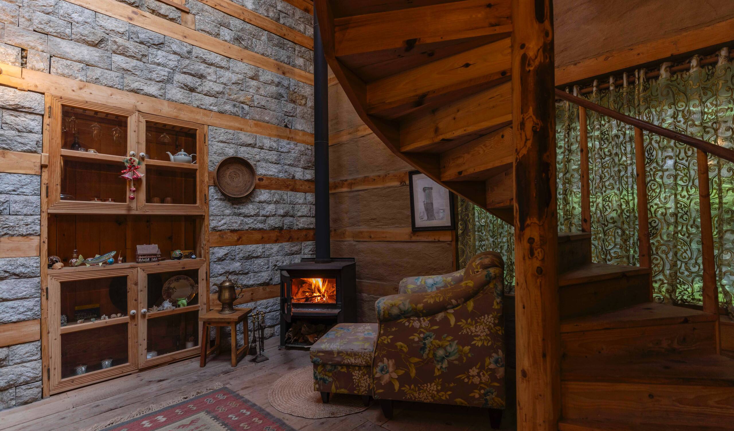 Wood House - Kudrat-A Boutique Homestay in Tirthan 8