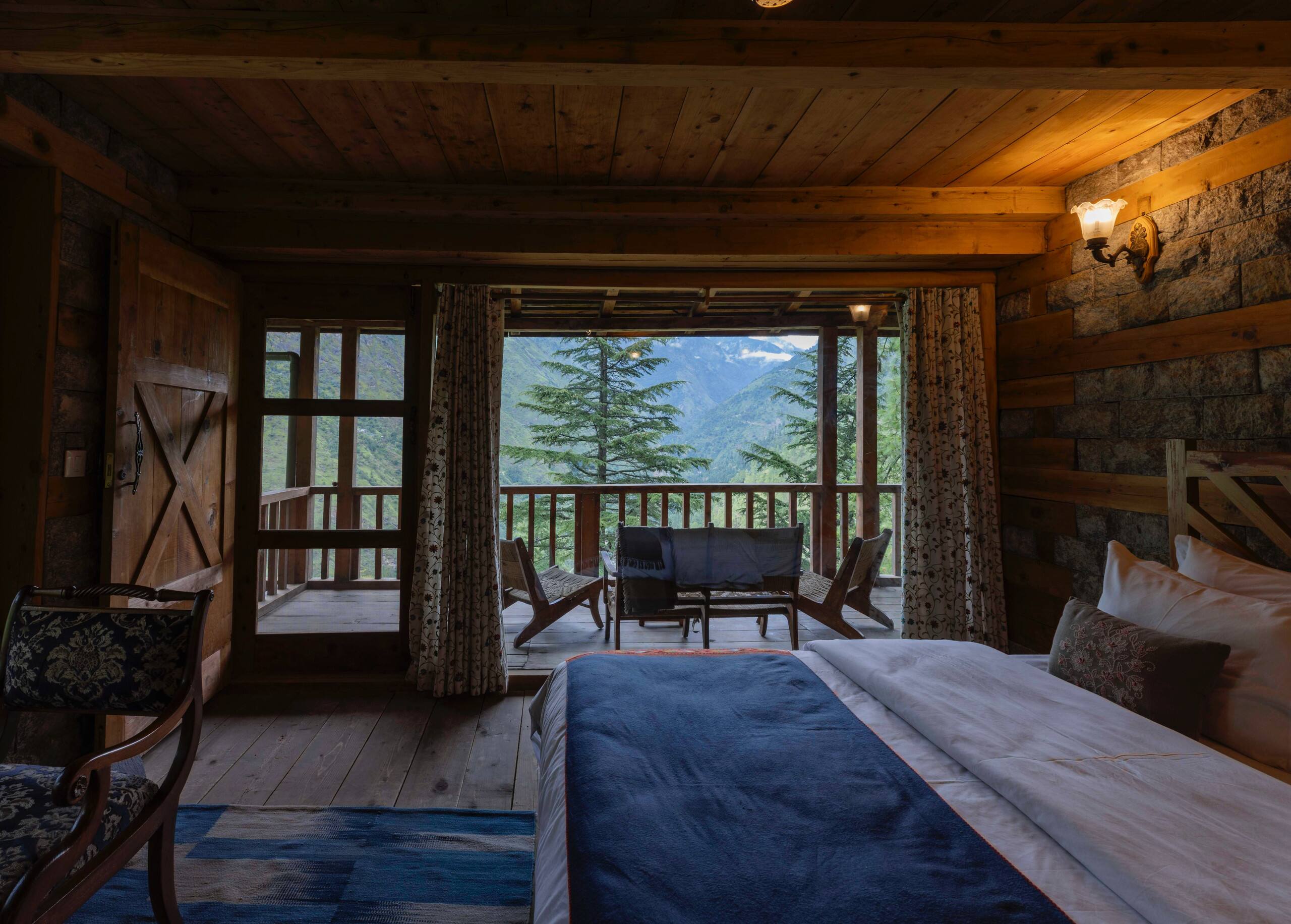 Wood House - Kudrat-A Boutique Homestay in Tirthan 26