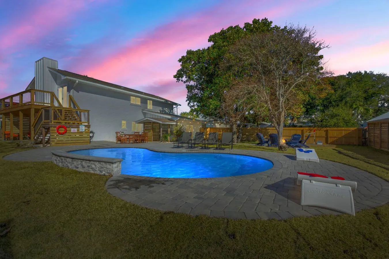 Casa Del Palms Pool + Family Fun, Walk to Beach 1