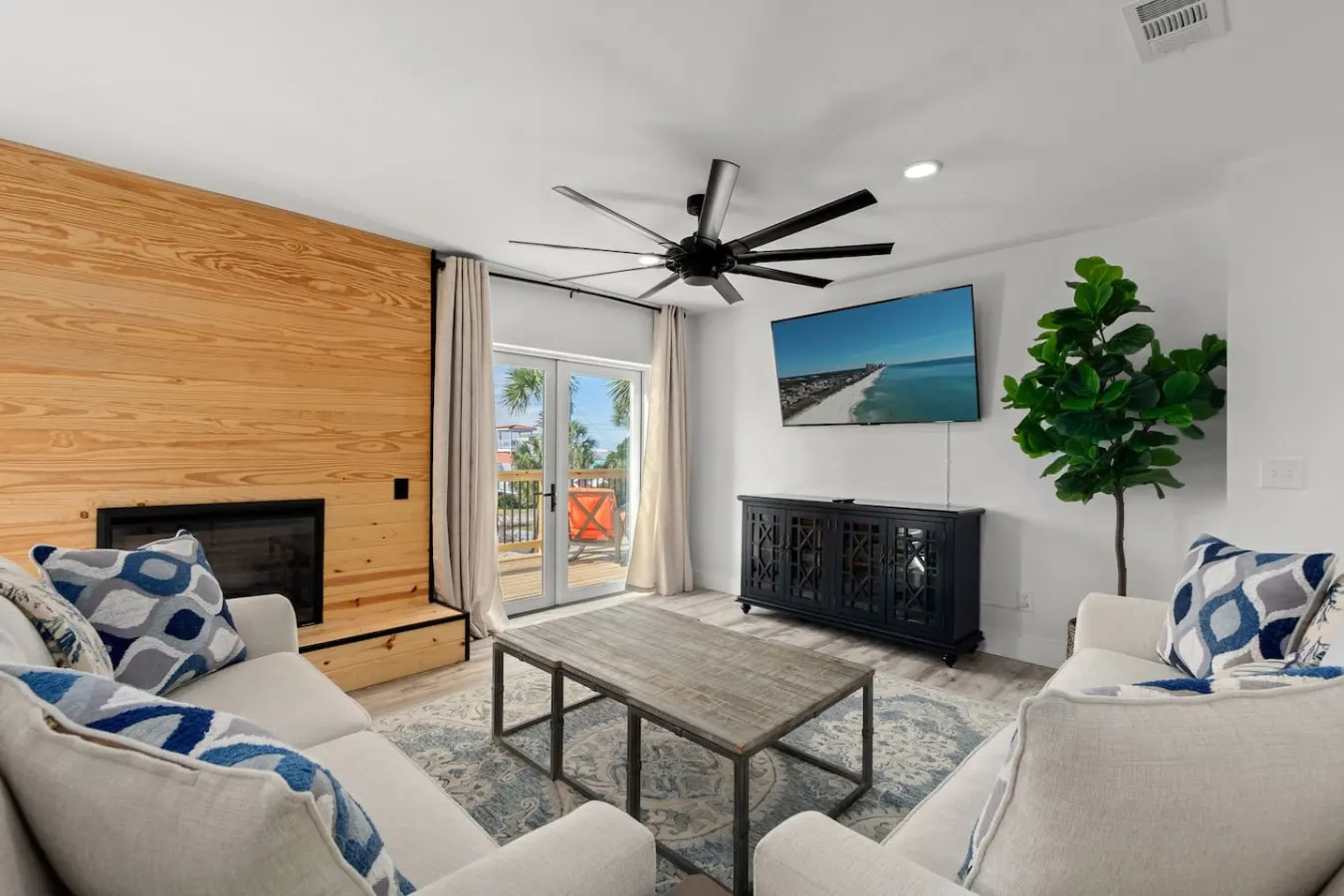 Casa Del Palms Pool + Family Fun, Walk to Beach 10