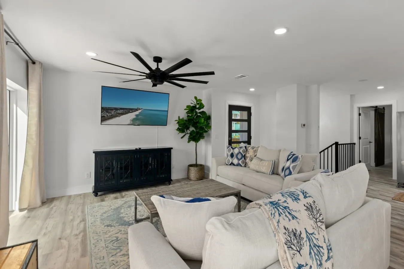 Casa Del Palms Pool + Family Fun, Walk to Beach 4