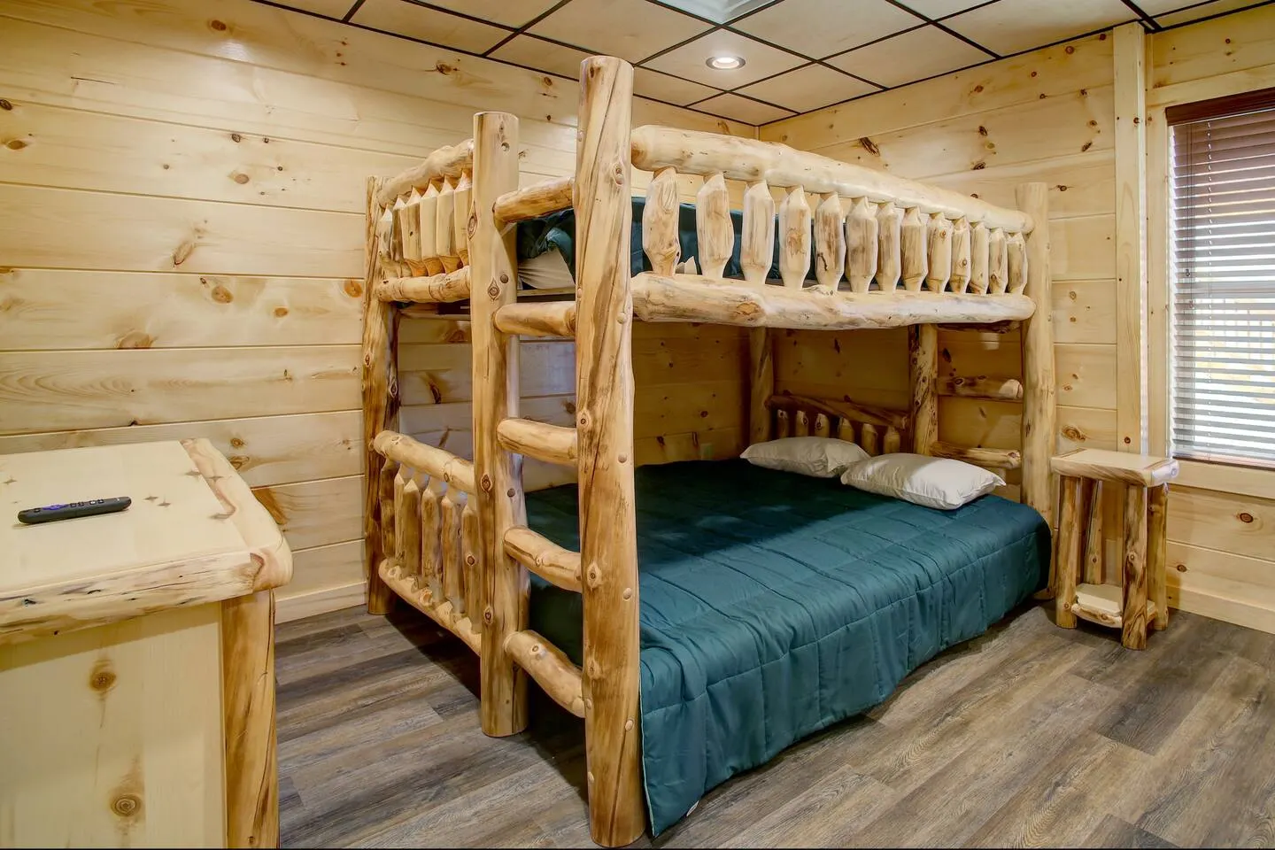 NEWLY Built! 5BR-5BH-Hottub-WIFI-Theater-Pool Tble 10