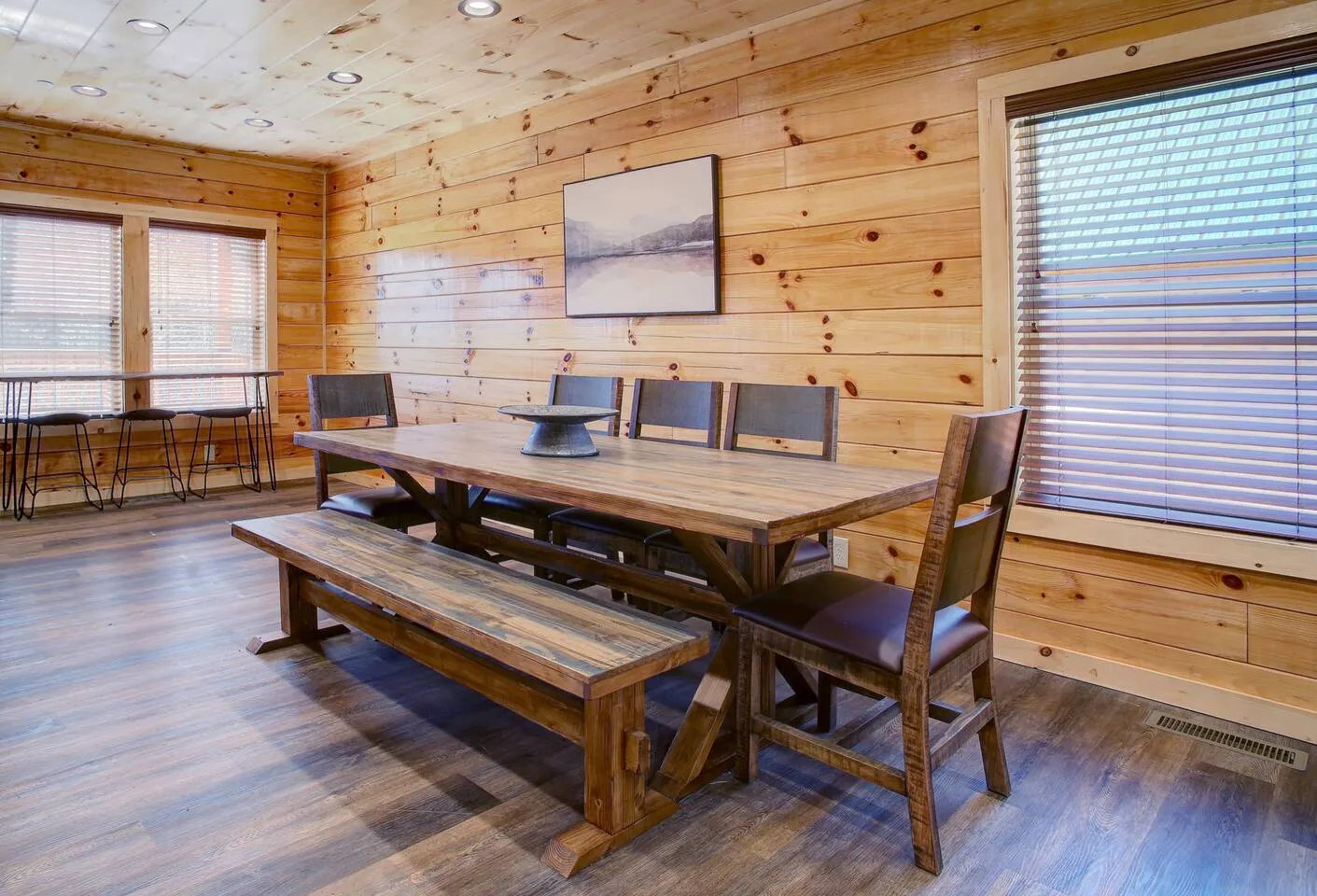 NEWLY Built! 5BR-5BH-Hottub-WIFI-Theater-Pool Tble — photo 5