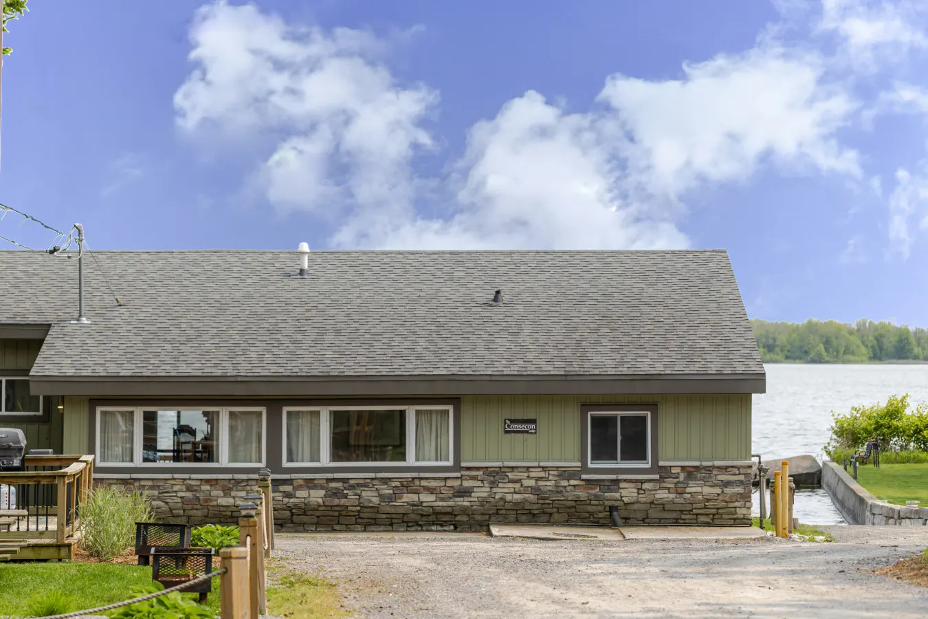 Westlake Consecon Lodge; beach pass! West Lake Vacation Home 5BR Waterfront Retreat + Near Sandbanks 2