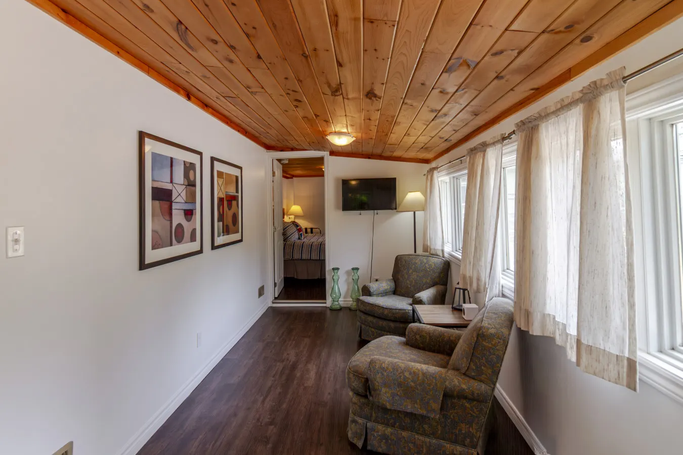 Westlake Consecon Lodge; beach pass! West Lake Vacation Home 5BR Waterfront Retreat + Near Sandbanks 15