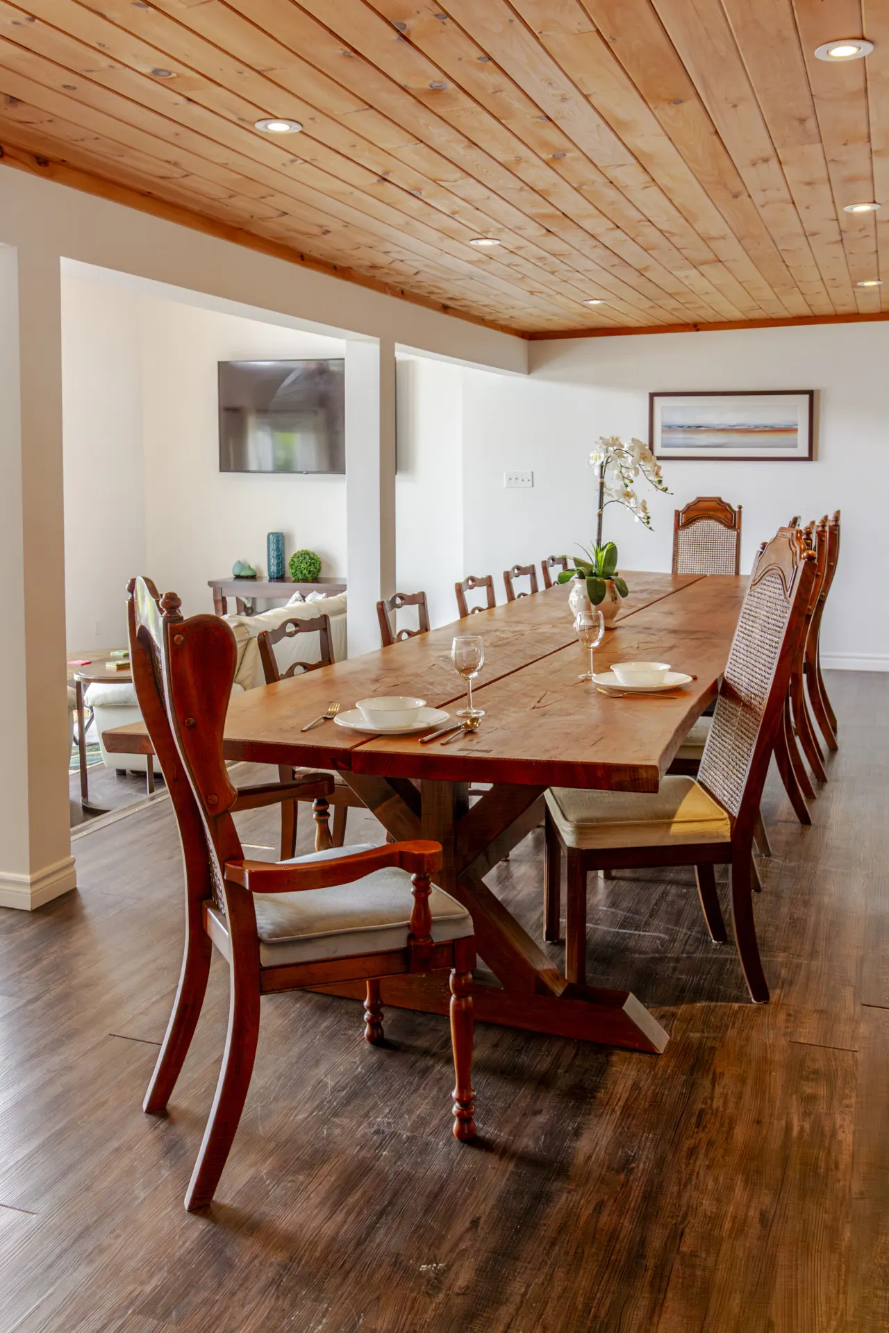 Westlake Consecon Lodge; beach pass! West Lake Vacation Home 5BR Waterfront Retreat + Near Sandbanks 6