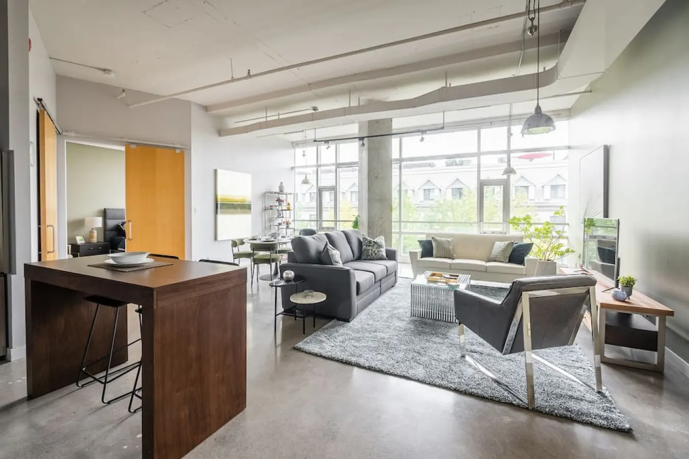 Spacious 1BR Loft • Industrial Style • Prime Area