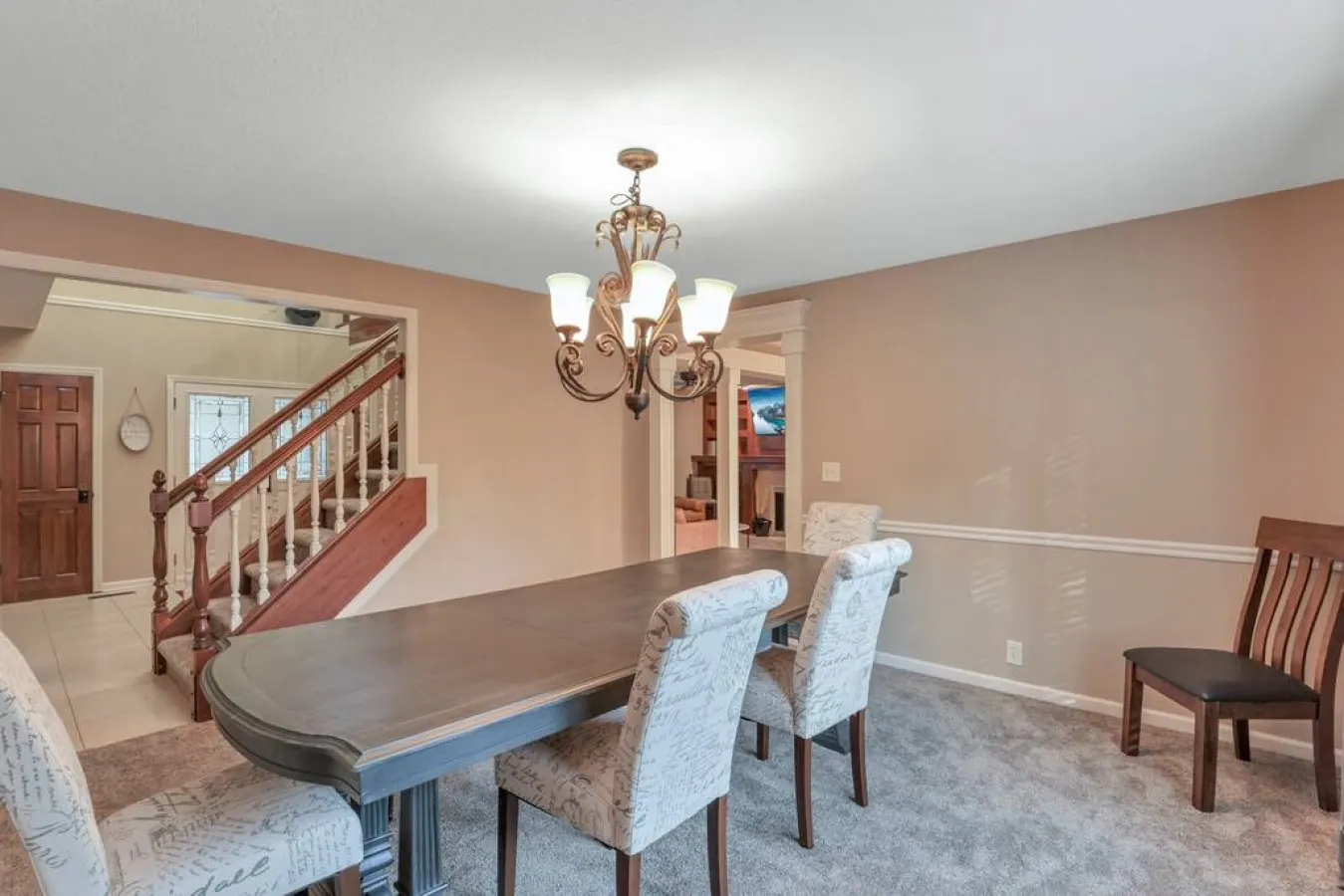 Lancaster: Valley View Villa 10