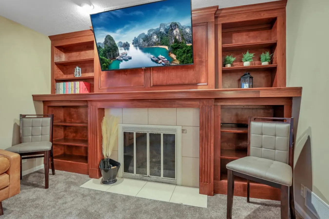 Lancaster: Valley View Villa 13