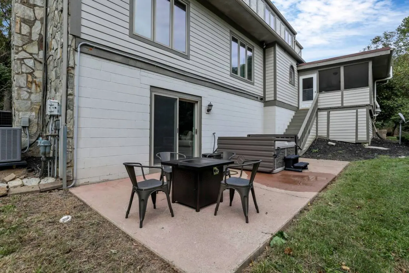 Lancaster: Valley View Villa 19
