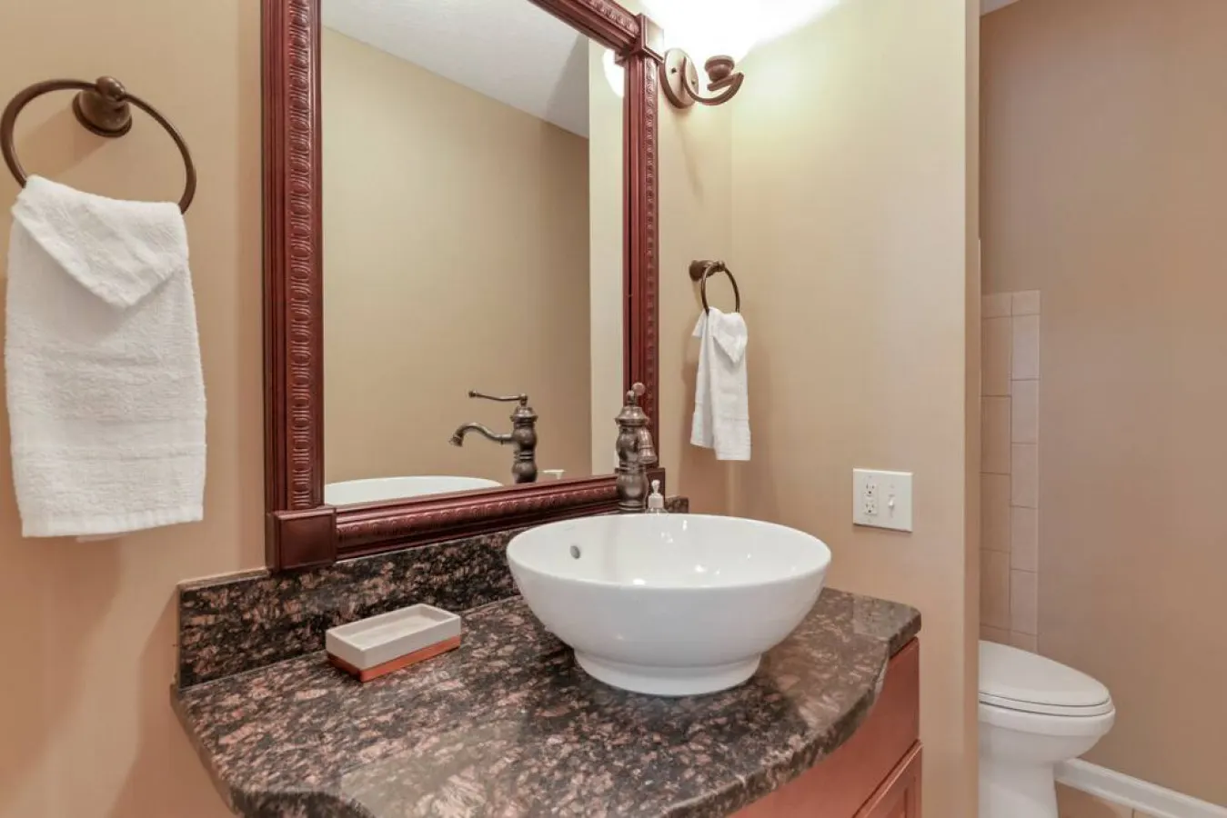 Lancaster: Valley View Villa 6