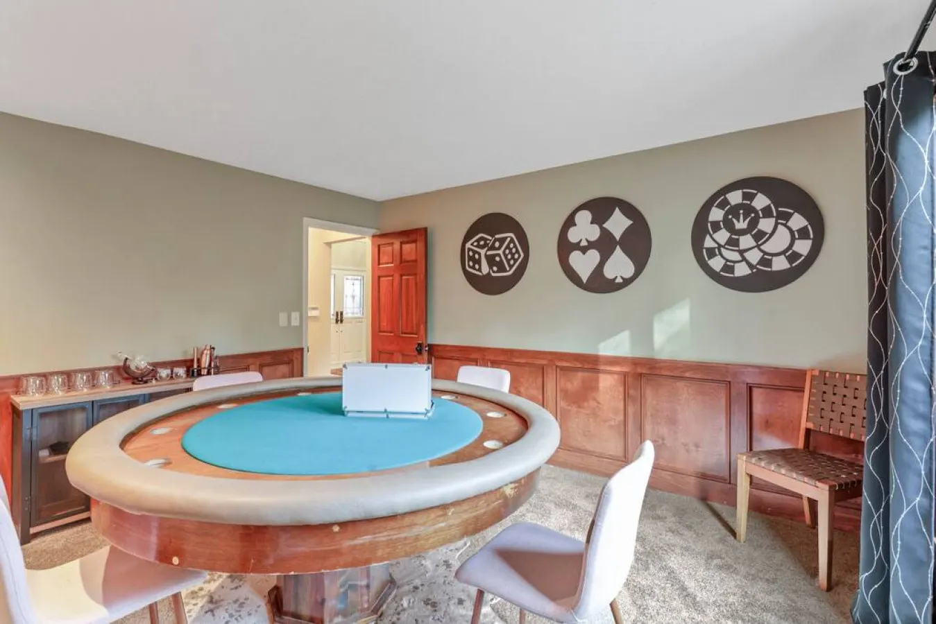Lancaster: Valley View Villa 8