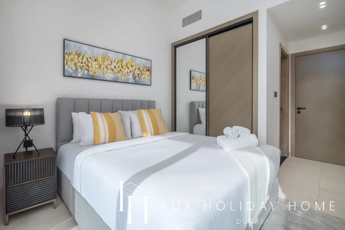 LUX The Modern Binghatti Canal Suite 3 19