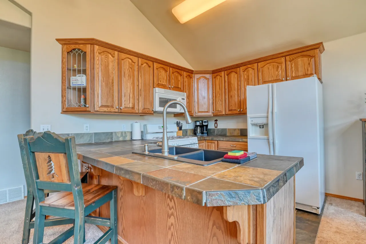 Buffalo Sunrise- Small Town Charm w/ Mountain Views 14