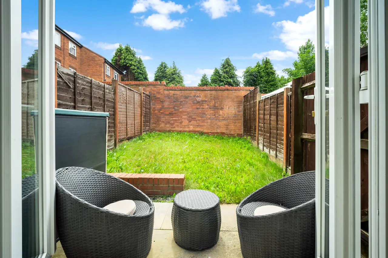2 Bedroom House - Parking - Garden - Oldbury — photo 2