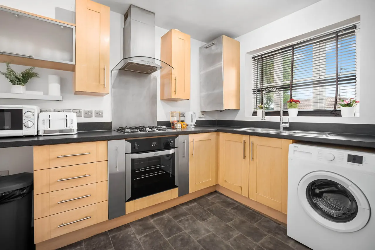 2 Bedroom House - Parking - Garden - Oldbury — photo 4