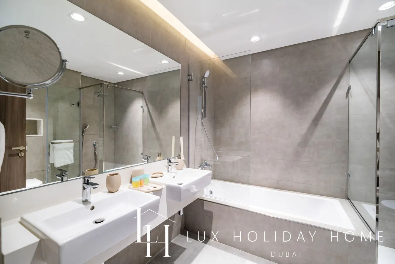 LUX The District One Lagoon View Suite 13