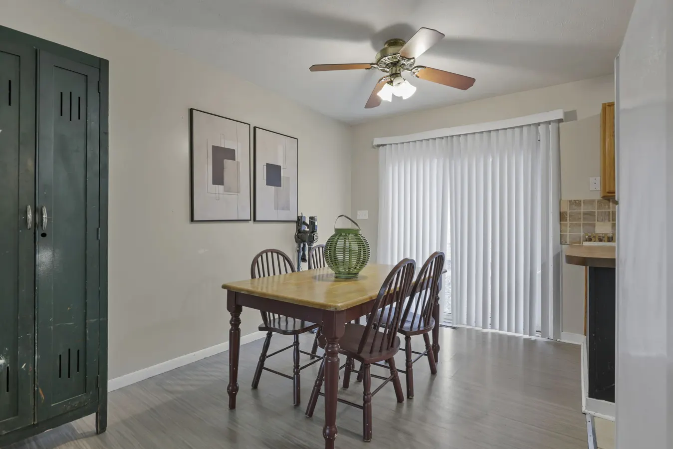 The Brocton: 3 miles from the airport! 12