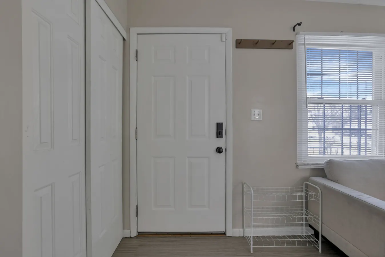 The Brocton: 3 miles from the airport! 7