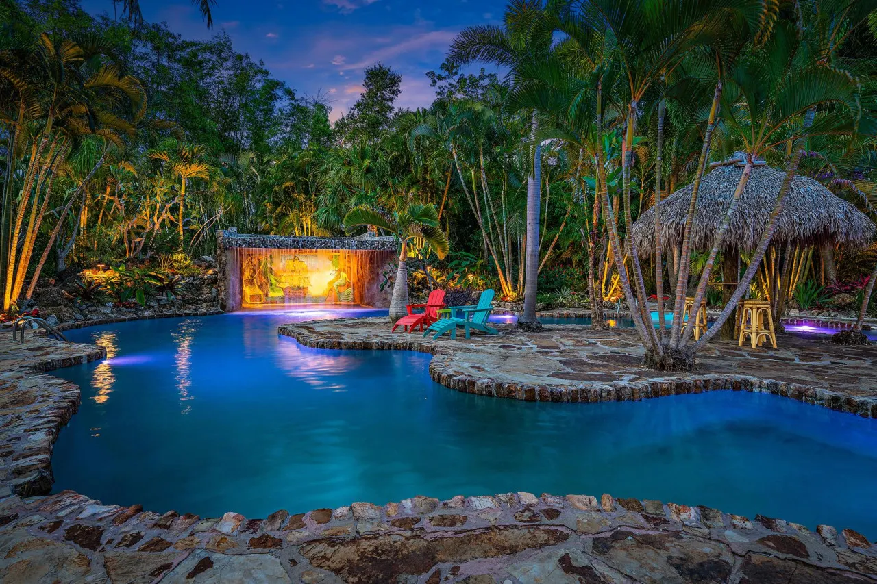 KonTiki Falls: Jupiter's Exclusive Private Resort! 9