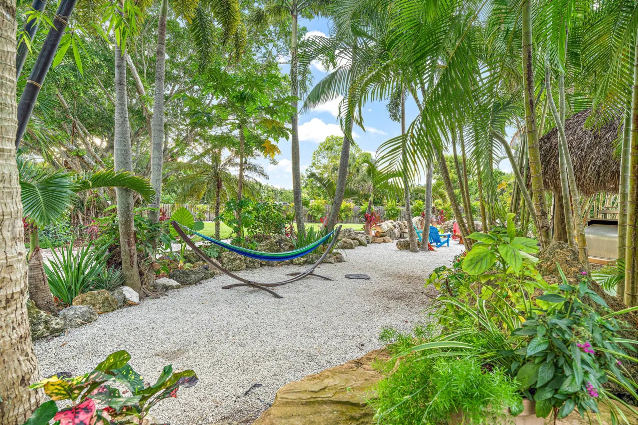 KonTiki Falls: Jupiter's Exclusive Private Resort! 16