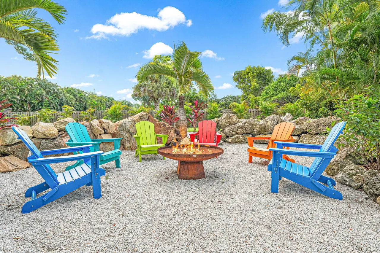 KonTiki Falls: Jupiter's Exclusive Private Resort! 17