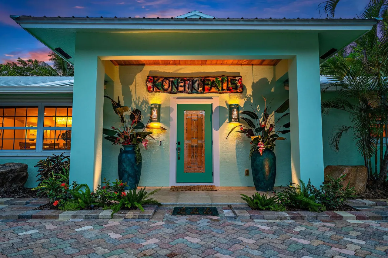 KonTiki Falls: Jupiter's Exclusive Private Resort! 4