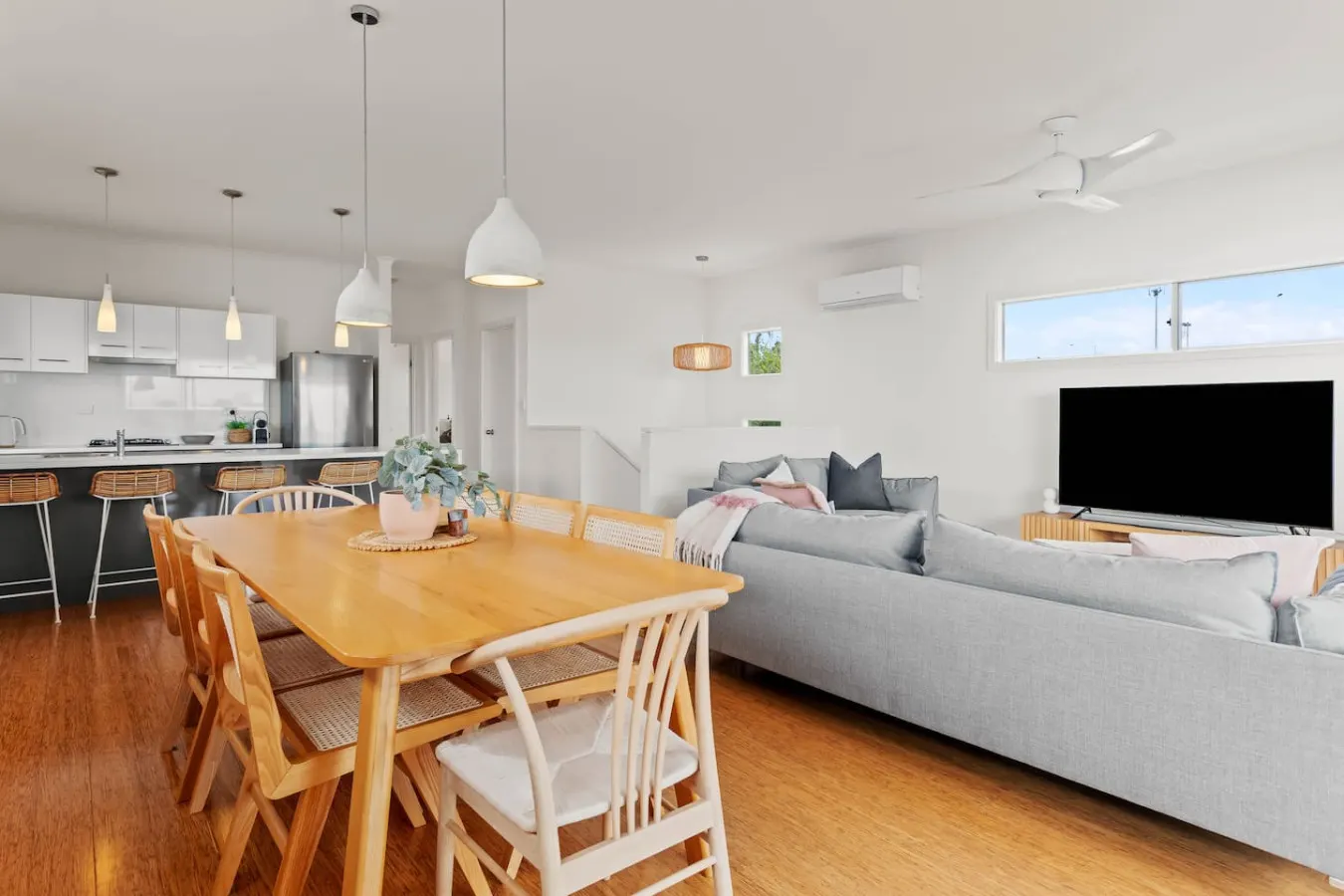 Salty Breeze—Central Family Getaway by the Sea 11