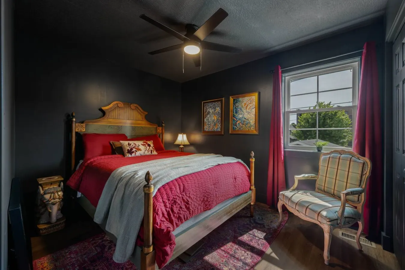 The Black Pearl l Boutique Downtown Loft 2