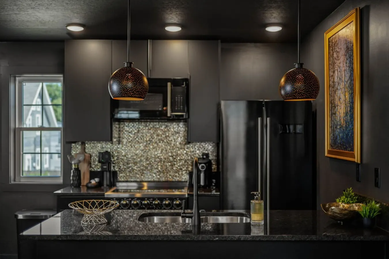 The Black Pearl l Boutique Downtown Loft 3