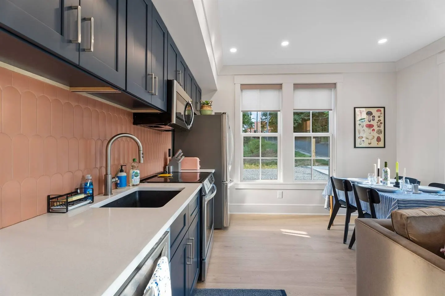 6BR Urban Retreat, Deck, Near Downtown Durham 10