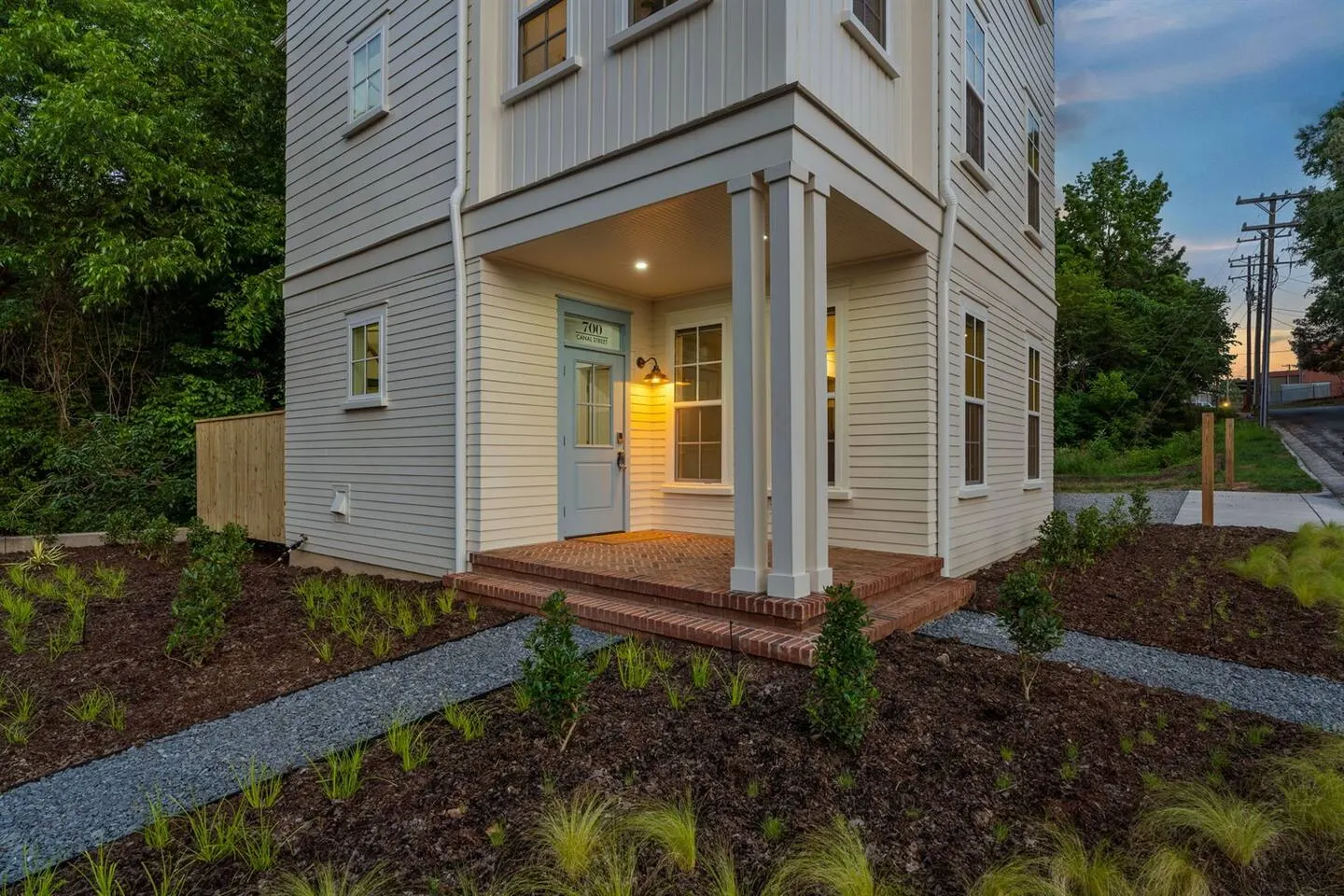 6BR Urban Retreat, Deck, Near Downtown Durham 13