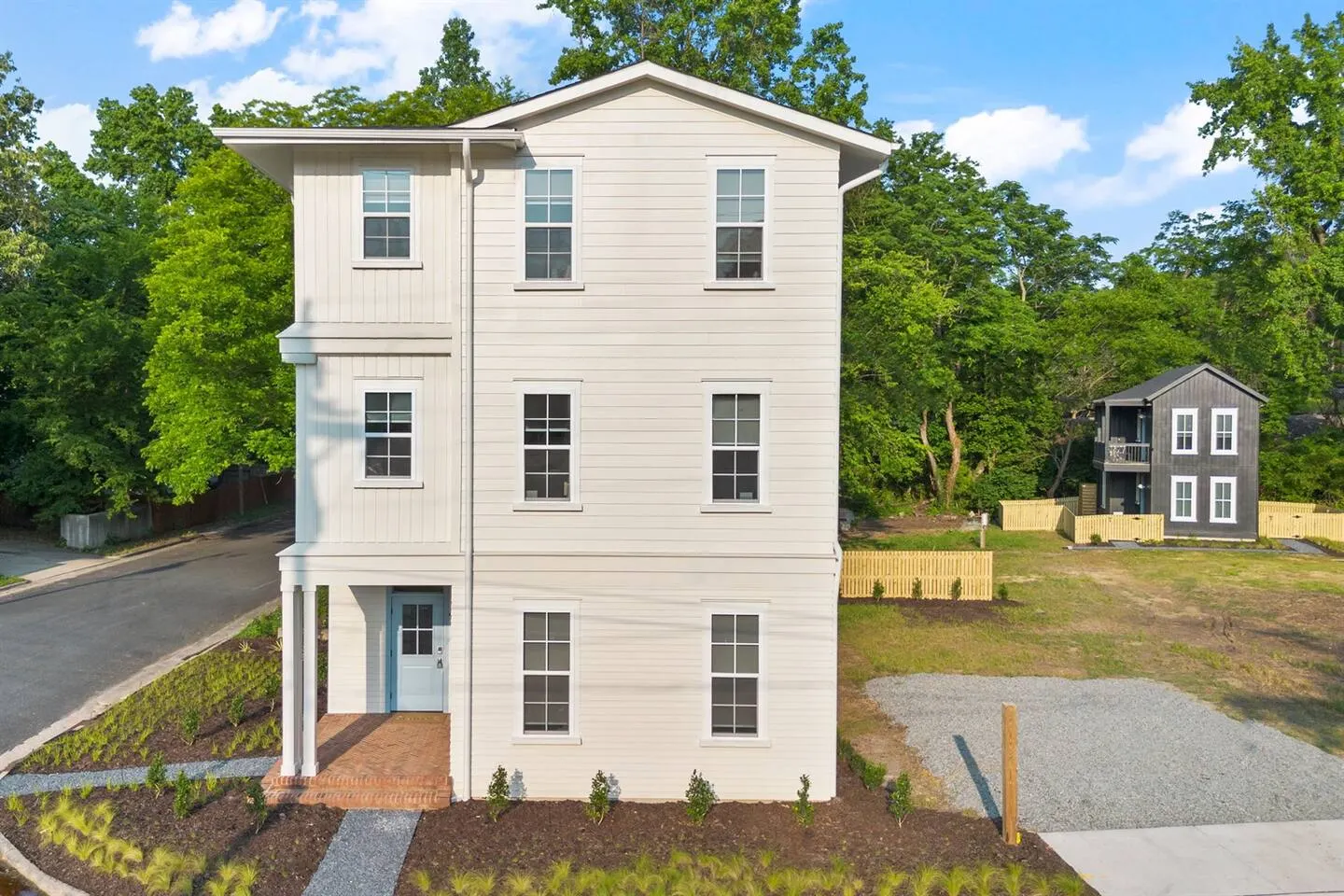 6BR Urban Retreat, Deck, Near Downtown Durham 14