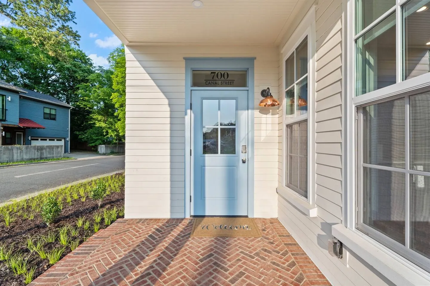 6BR Urban Retreat, Deck, Near Downtown Durham 15