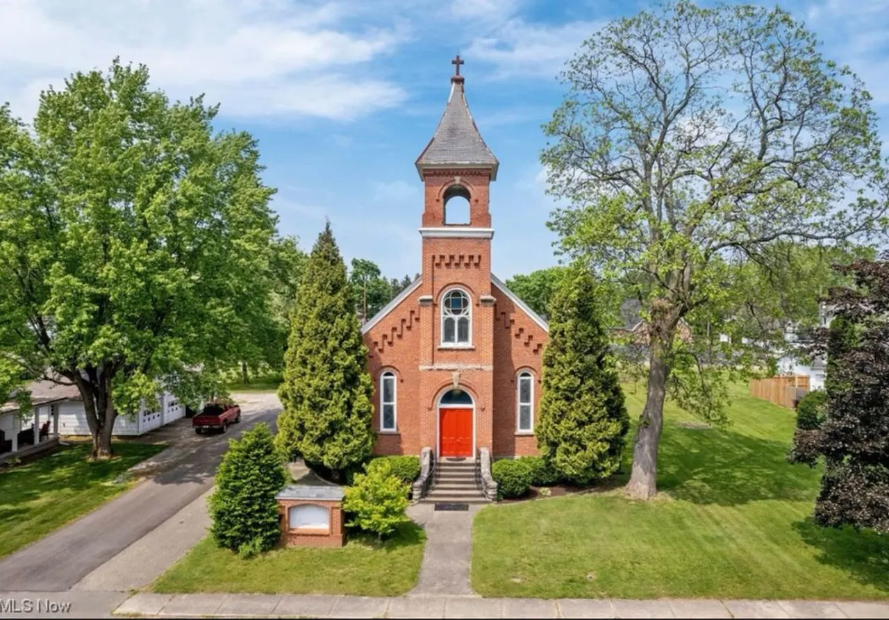 New! Beautiful 1903 Church in Bolivar Sleeps 10