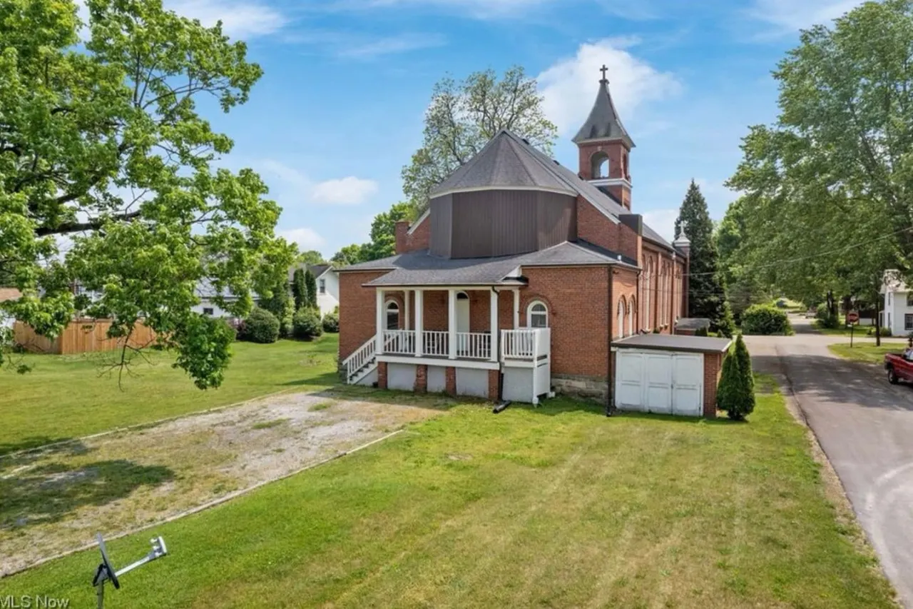 New! Beautiful 1903 Church in Bolivar Sleeps 10 — photo 3
