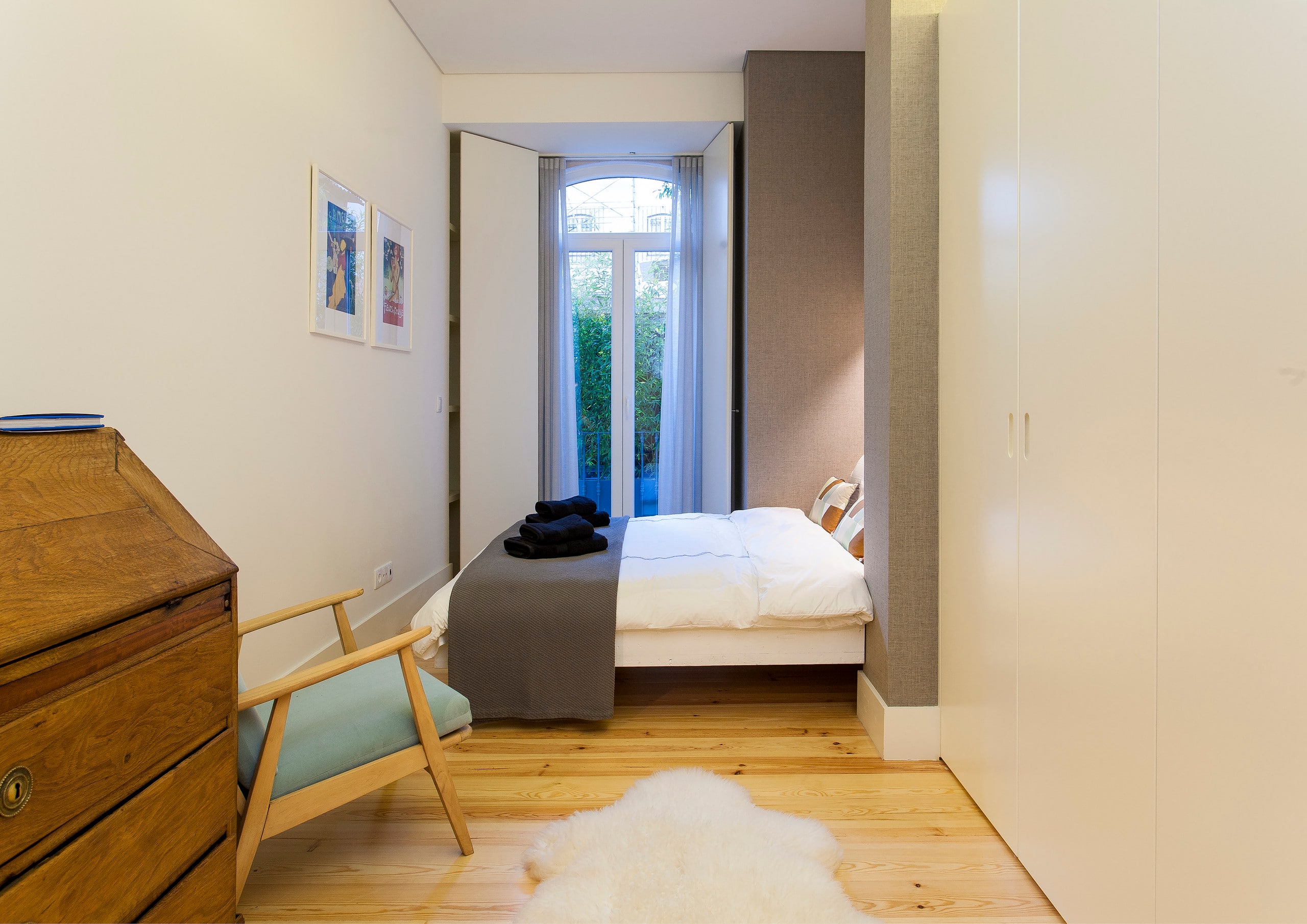 Stylish nest Near Figueira Square 15