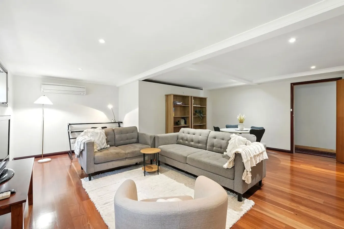Relaxed Retreat by the Bay 8