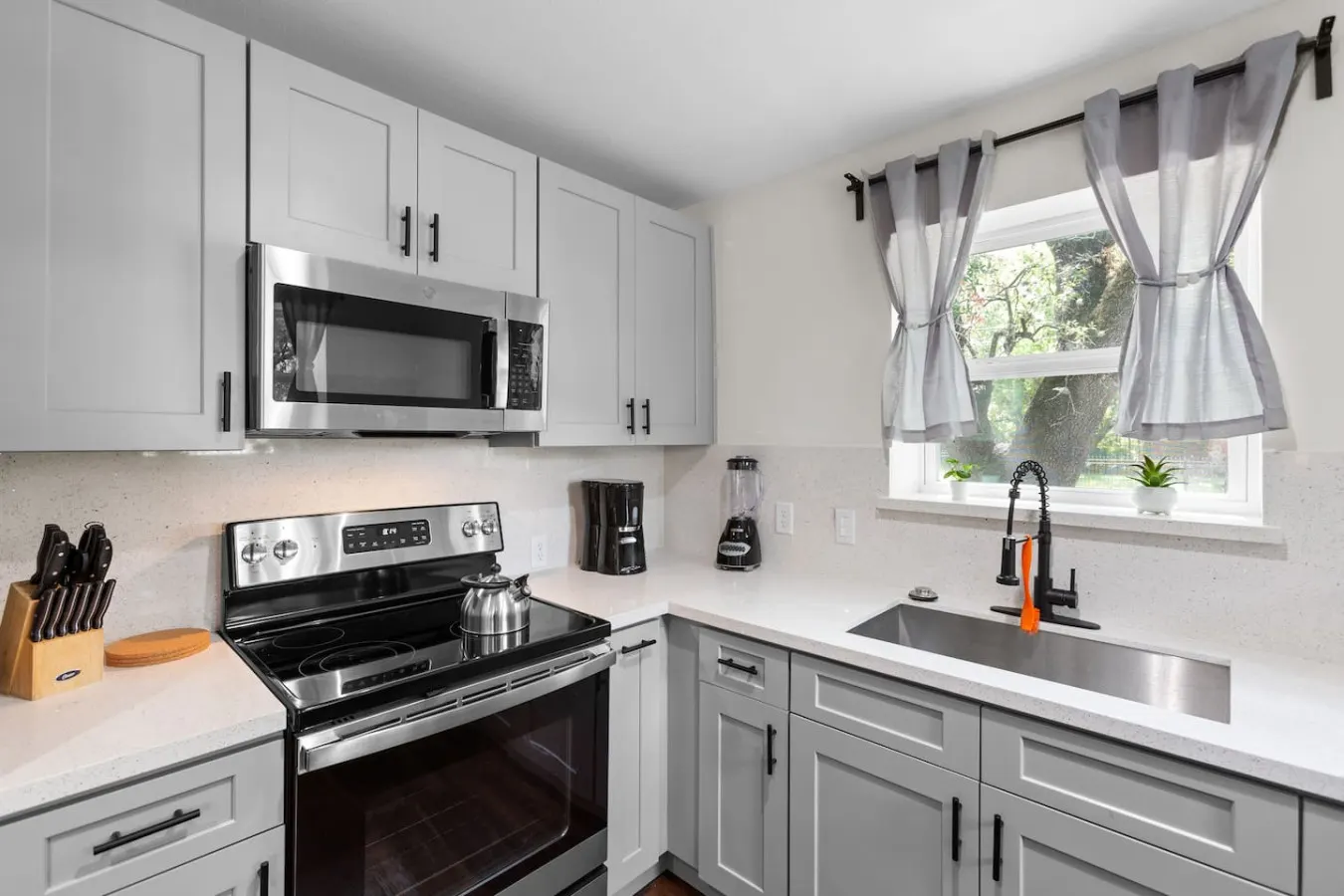 Med Center 2BR, Gated, Pet-Friendly, Near TMC - Houston 14