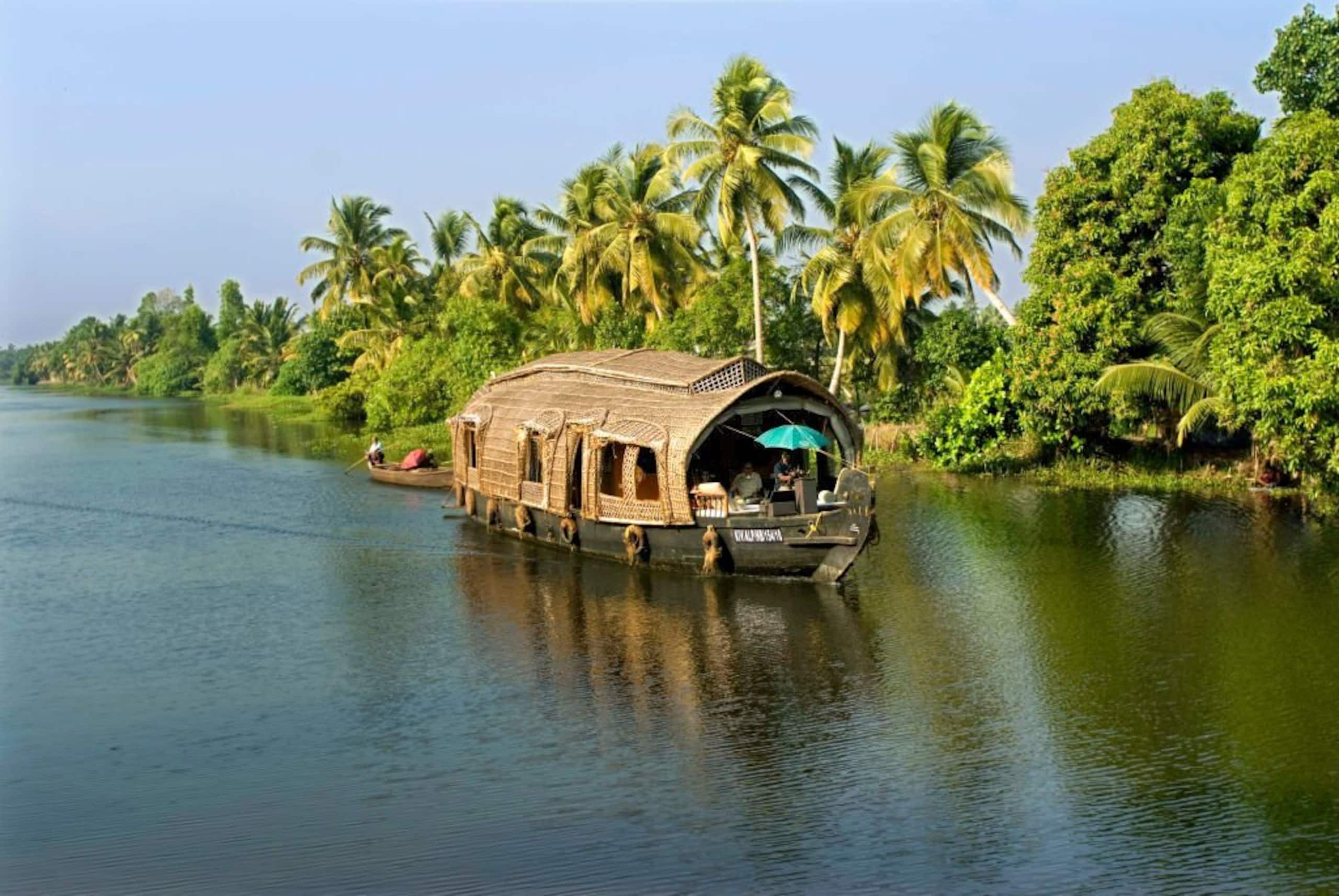 Kalappura Houseboats 1