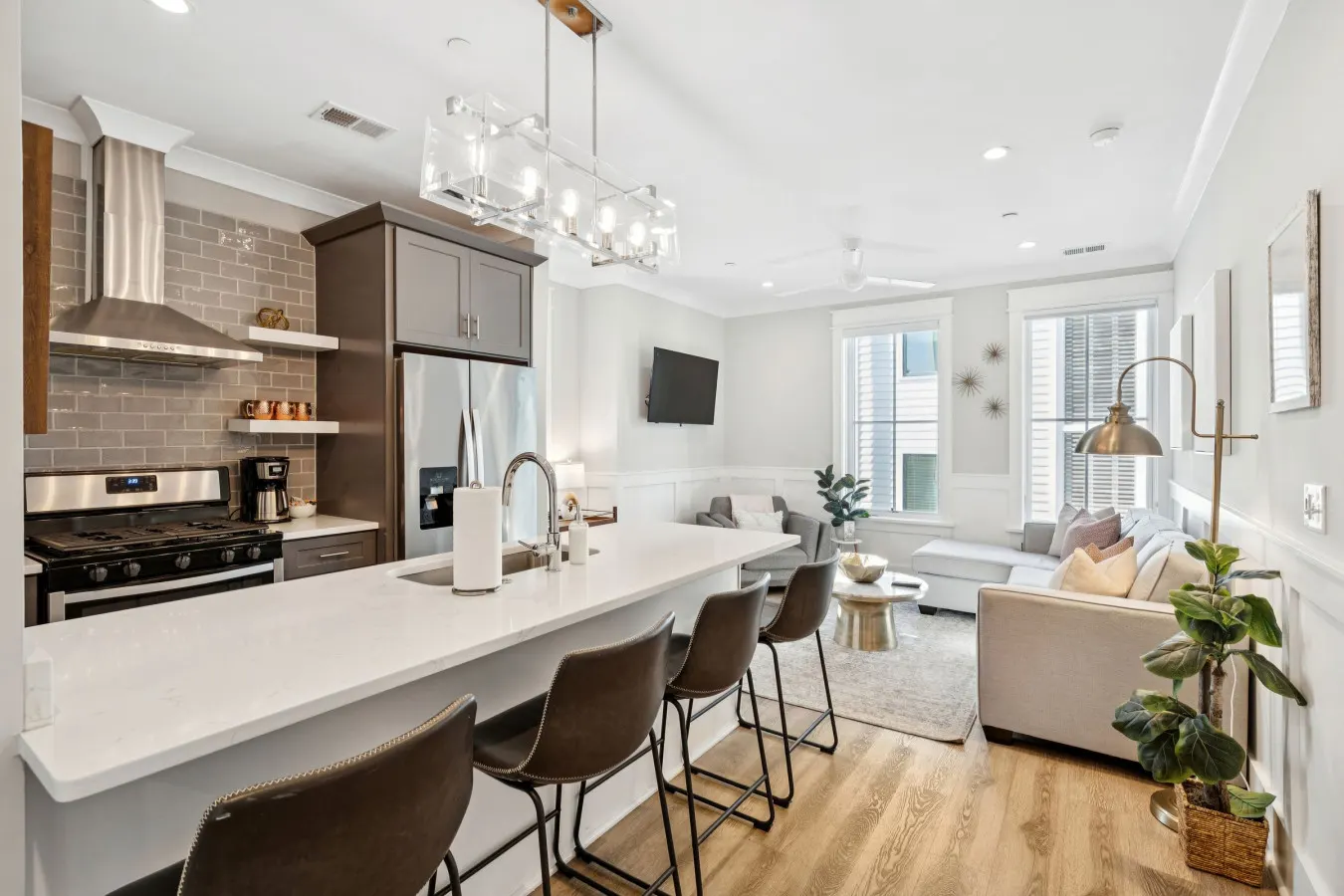 124-202- The Palm Suite at The Palmetto 7