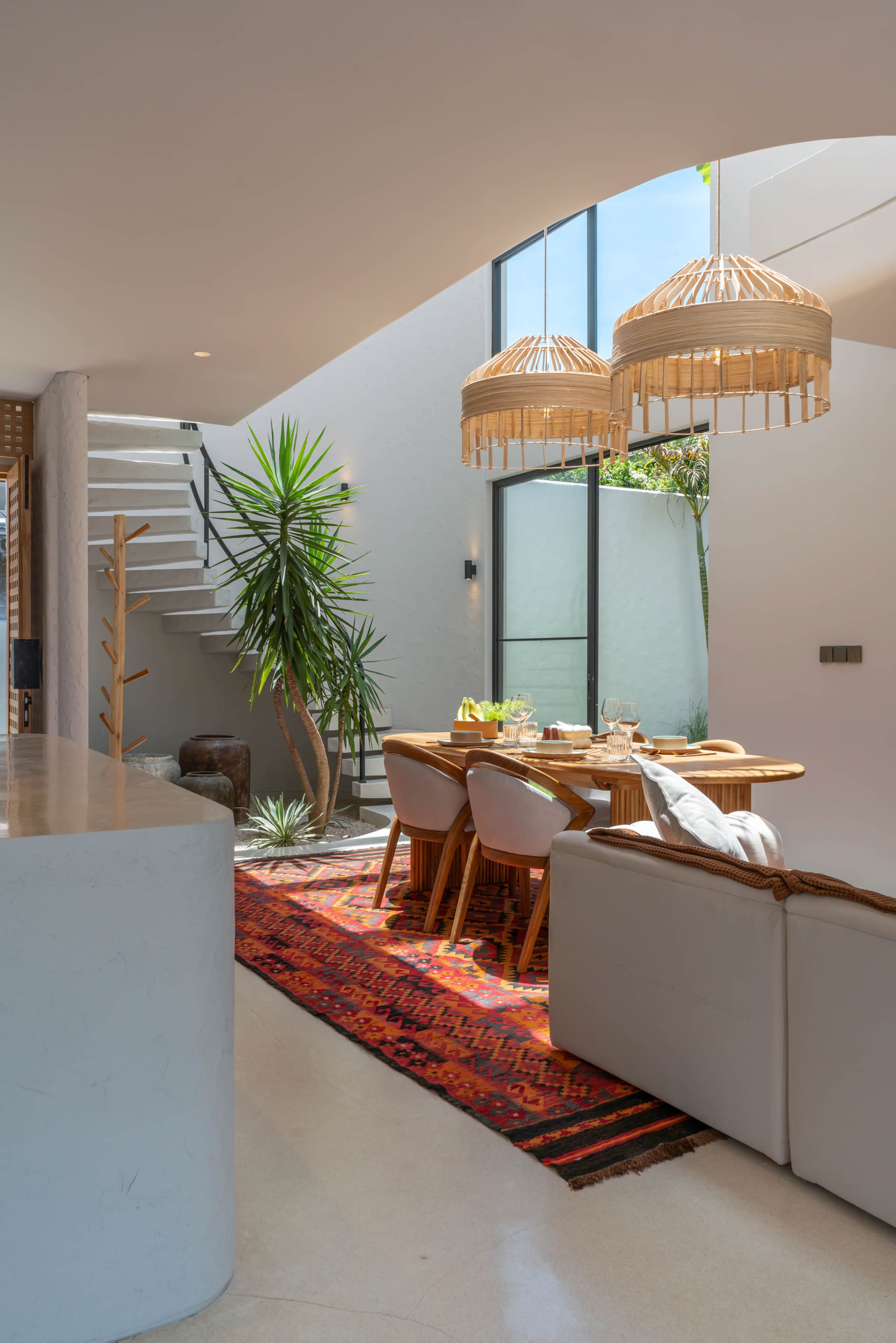 Berawa Breeze: Chic 4BR Beachside Oasis with Sauna 27
