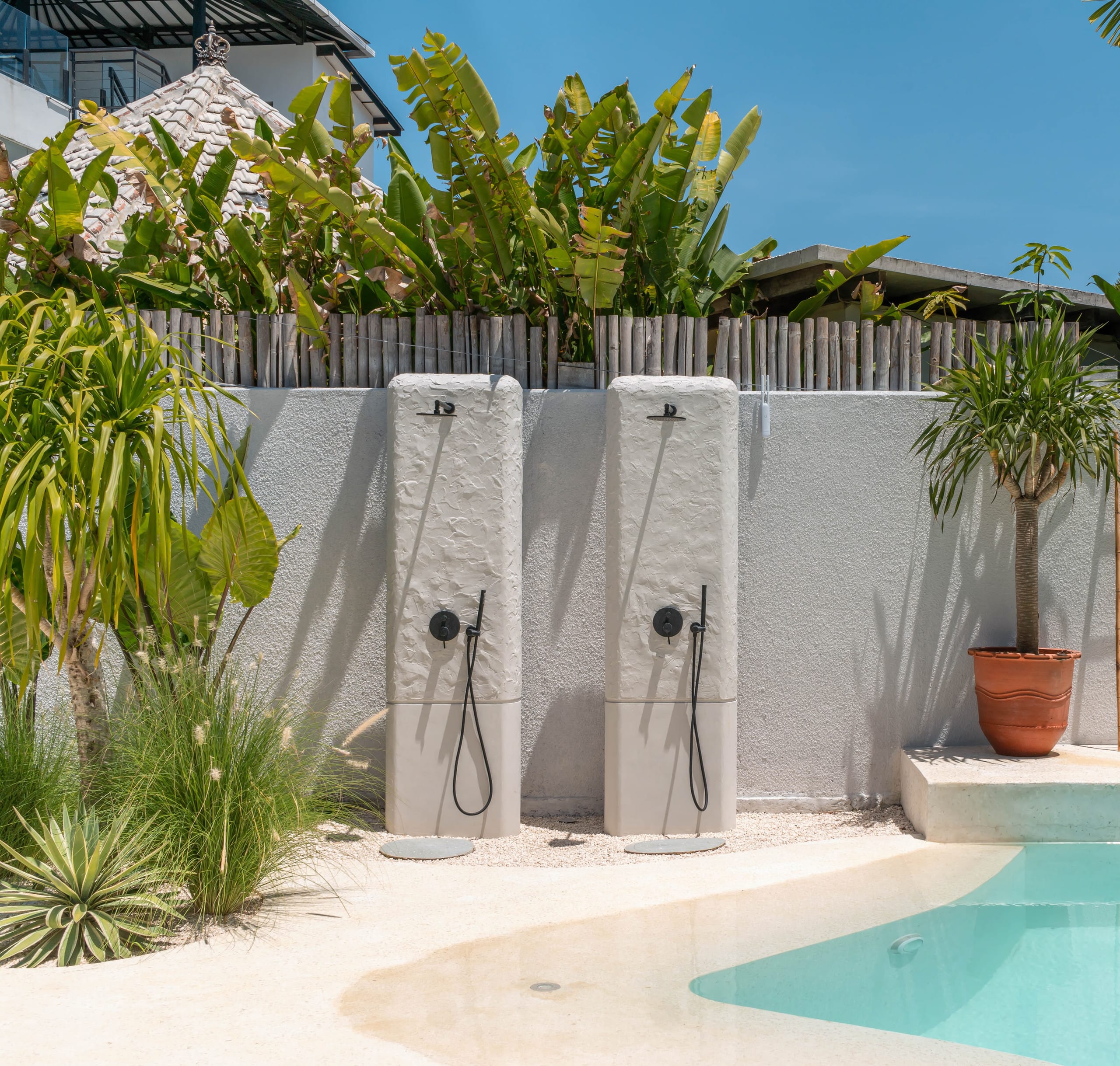 Berawa Breeze: Chic 4BR Beachside Oasis with Sauna 6