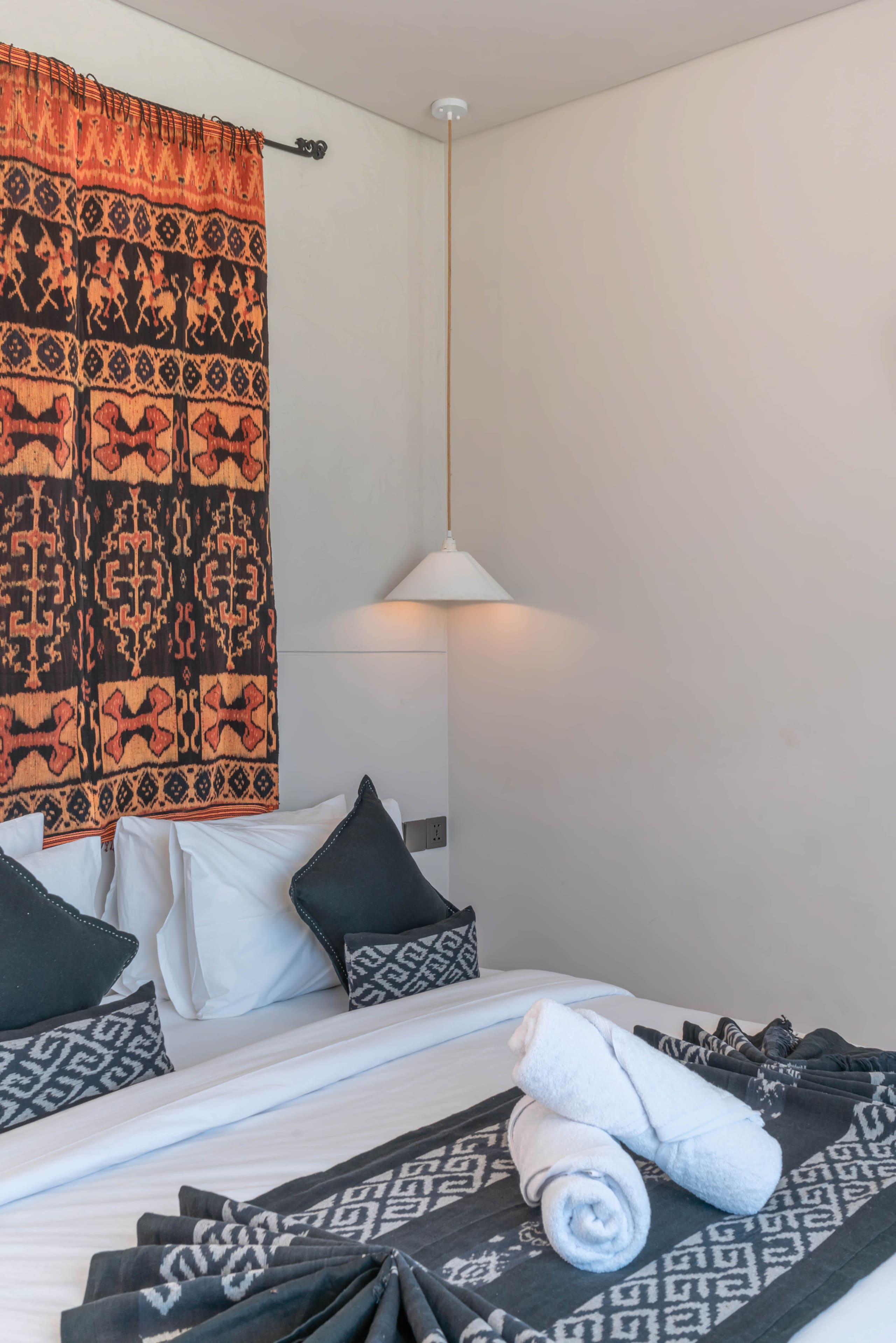 Berawa Breeze: Chic 4BR Beachside Oasis with Sauna 35