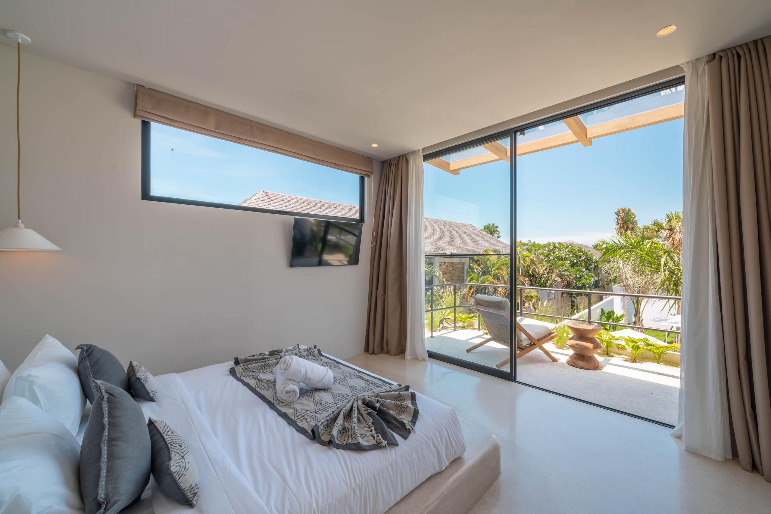 Berawa Breeze: Chic 4BR Beachside Oasis with Sauna 39