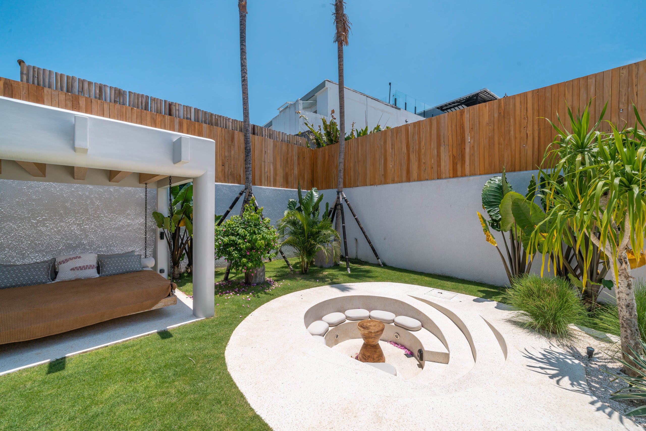 Berawa Breeze: Chic 4BR Beachside Oasis with Sauna 7